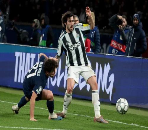 曼联客场与,马德里竞技,战平,九游娱乐首页,九游娱乐官方网站,九游娱乐平台,九游娱乐