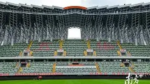 王思聪遭大妈索合影，手机被夺引发热议