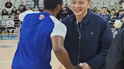 孙颖莎亚洲杯首战告捷，王楚钦逆境翻盘