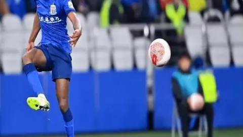 热刺客场0-3惨败森林，7轮仅1胜，奥多伊双响助威，英超焦点战惊心动魄！